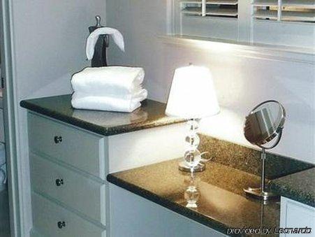 The Guesthouse On Allen Street Dallas Room photo